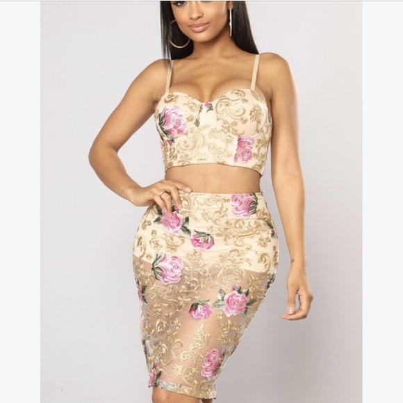 Dresses & Skirts - 1 DAY SALE❗️NWT Embroidered Set - Gold XL